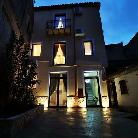 Suite Inn Centro Dimora Storica Enna Exterior foto