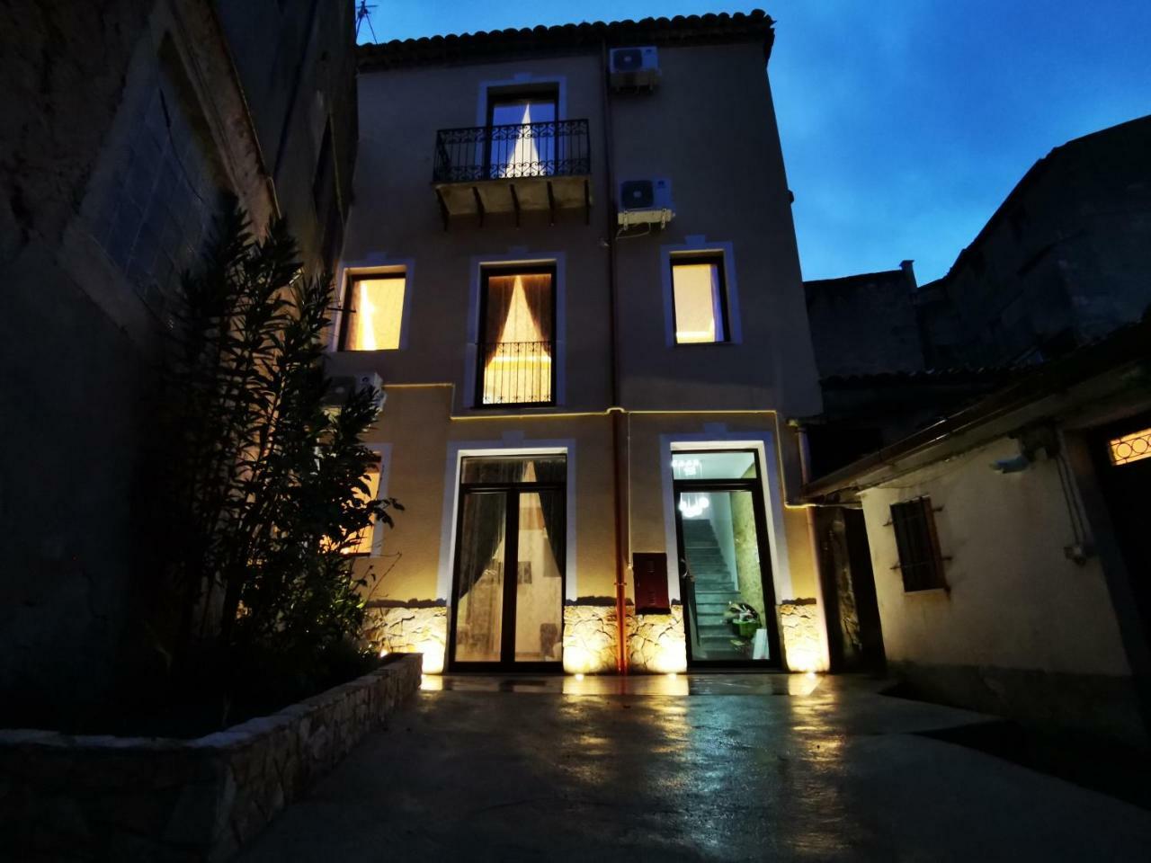 Suite Inn Centro Dimora Storica Enna Exterior foto